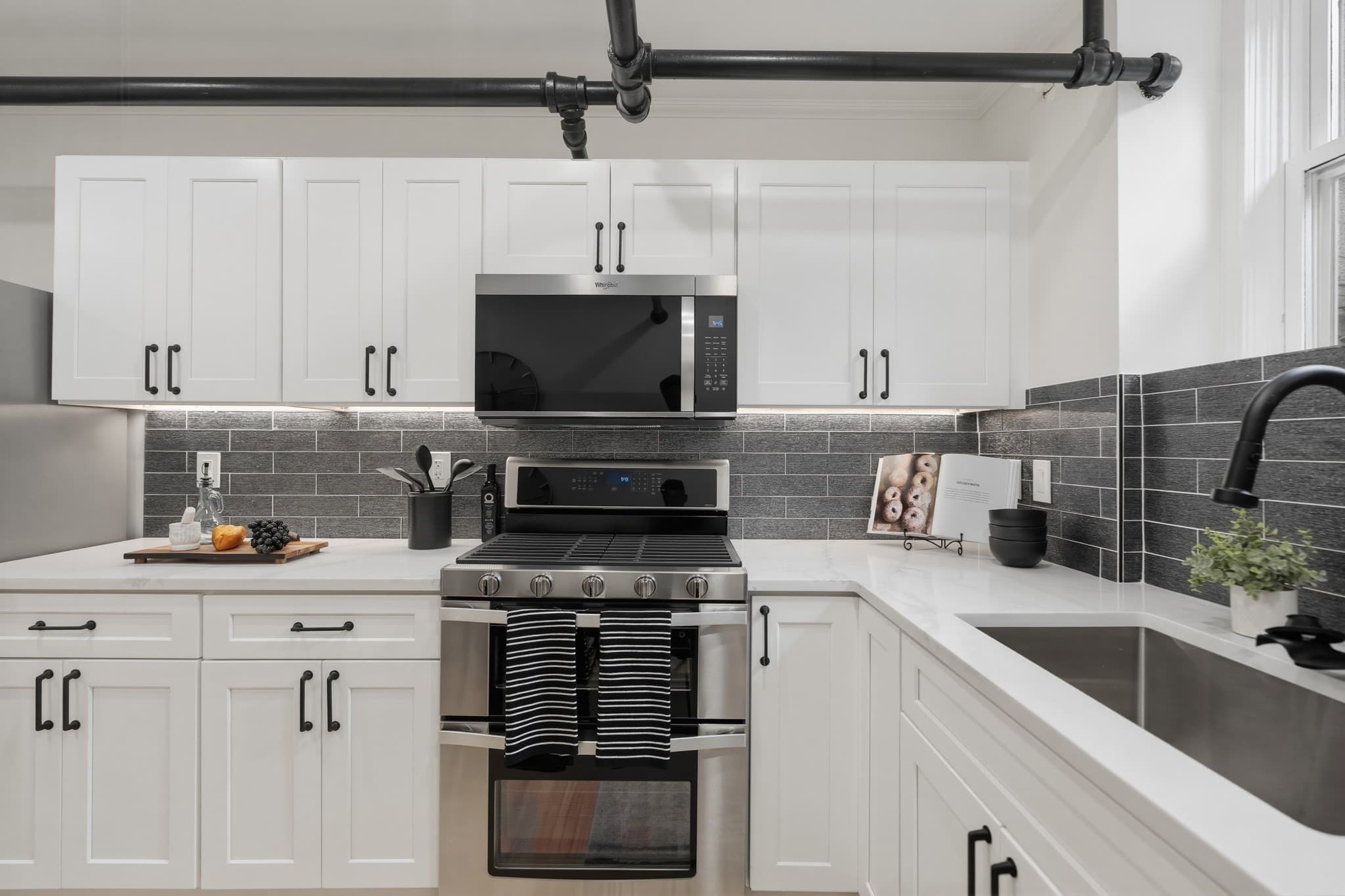 Condominium at 52 Garden St # B2, Cambridge MA 02138, photo 4 of 31