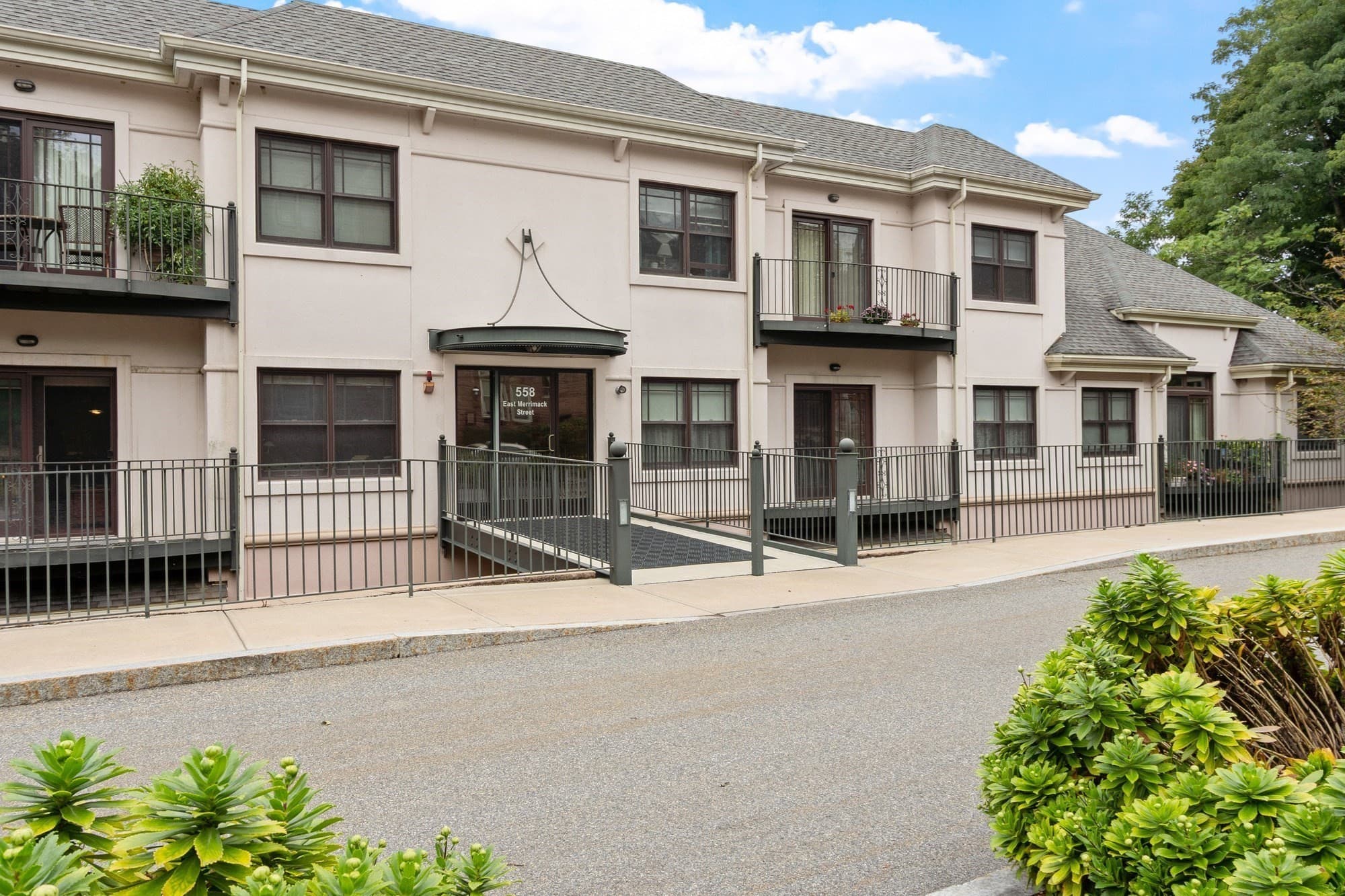 Condominium at 558 E Merrimack St # 34, Lowell MA 01852, photo 5 of 37