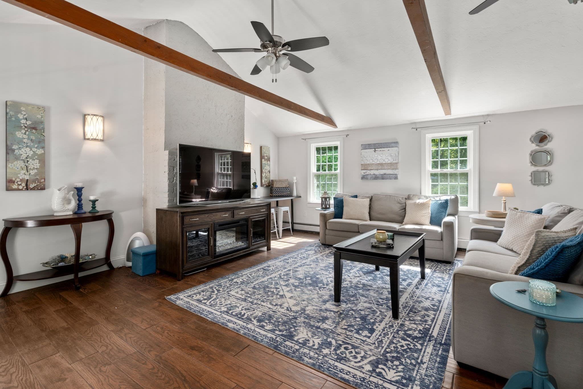 Single Family Residence at 543 Central Street, Holliston MA 01746, photo 4 of 31