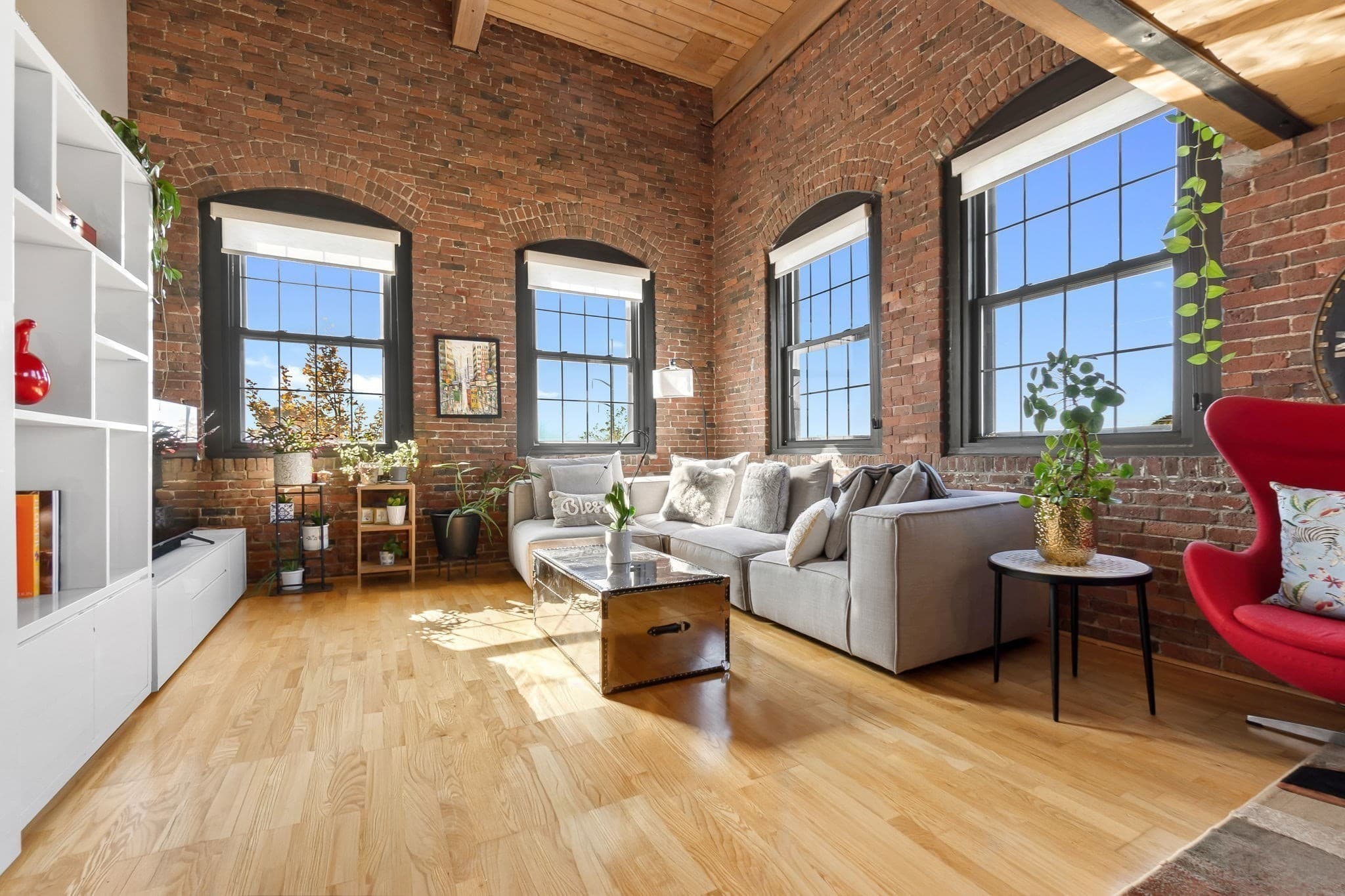 Condominium at 50 Rantoul St # 511, Beverly MA 01915, photo 2 of 39