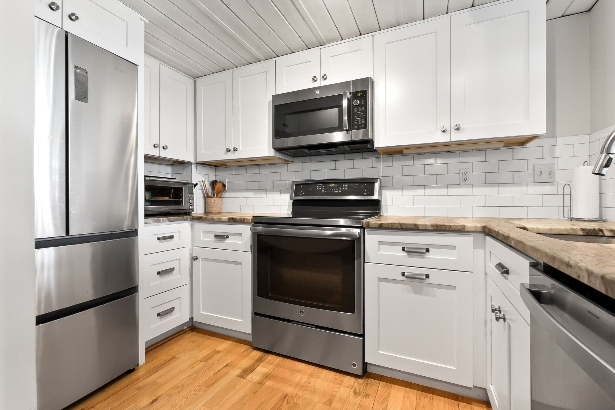 Condominium at 50 Rantoul St # 511, Beverly MA 01915, photo 13 of 39