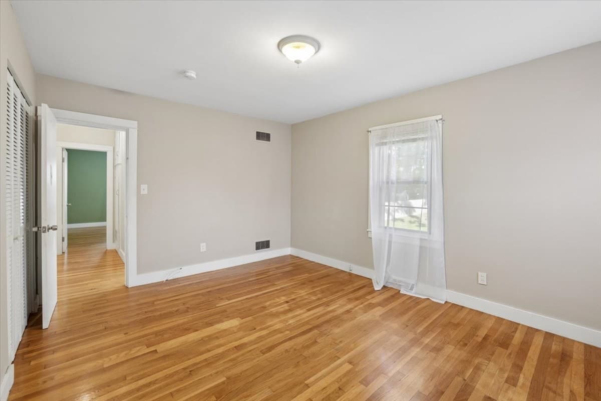 Single Family Residence at 209 West Hollis St, Nashua NH 03060, photo 16 of 34