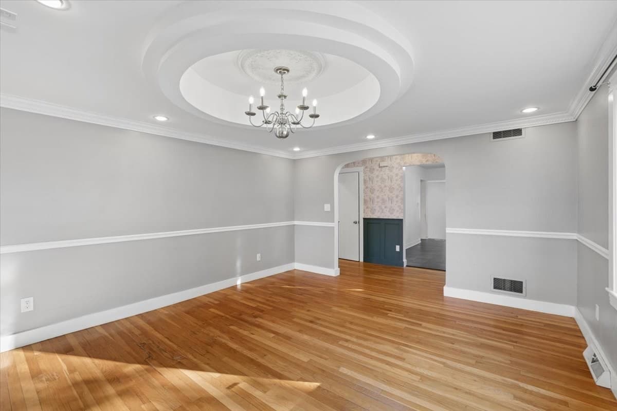 Single Family Residence at 209 West Hollis St, Nashua NH 03060, photo 5 of 34