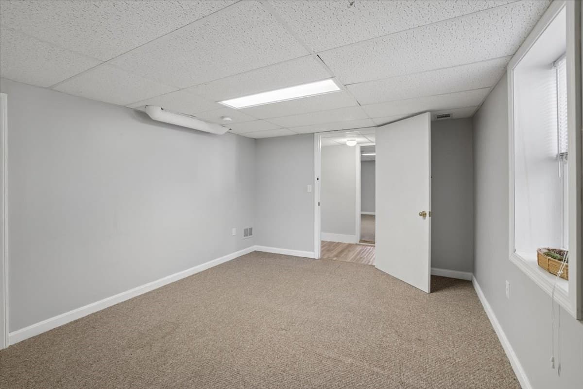 Single Family Residence at 209 West Hollis St, Nashua NH 03060, photo 20 of 34