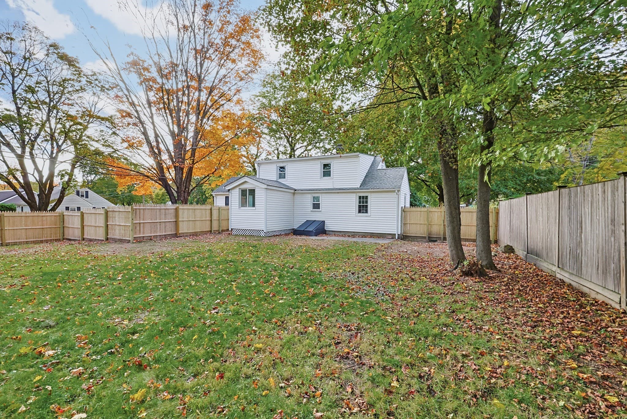 Single Family Residence at 19 Brookhaven Rd, Worcester MA 01606, photo 33 of 36