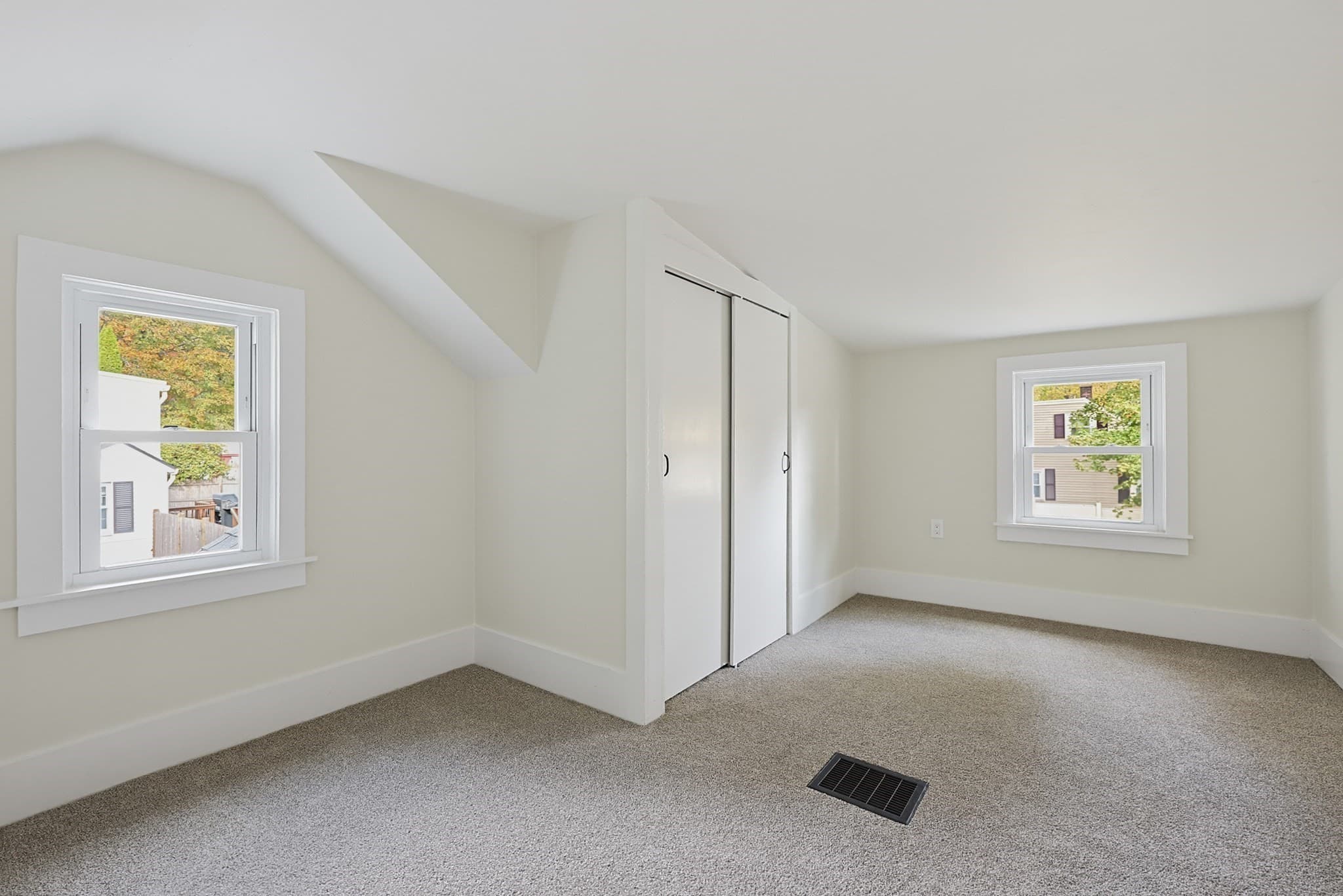 Single Family Residence at 19 Brookhaven Rd, Worcester MA 01606, photo 29 of 36