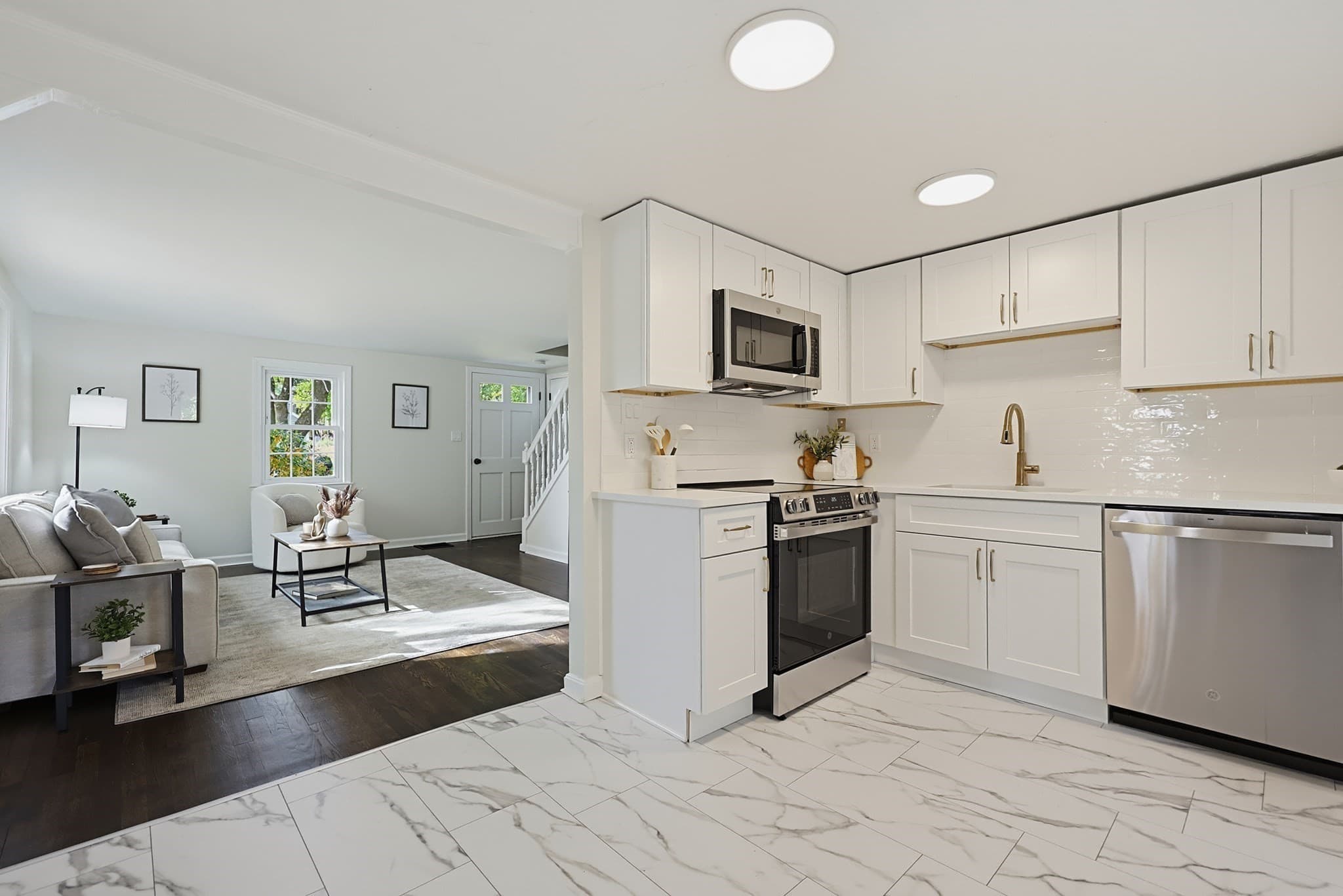 Single Family Residence at 19 Brookhaven Rd, Worcester MA 01606, photo 8 of 36