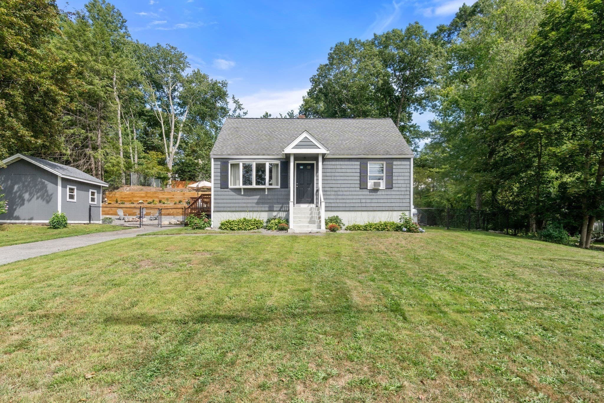 Single Family Residence at 27 Harvard Ave, Methuen MA 01844, photo 3 of 30