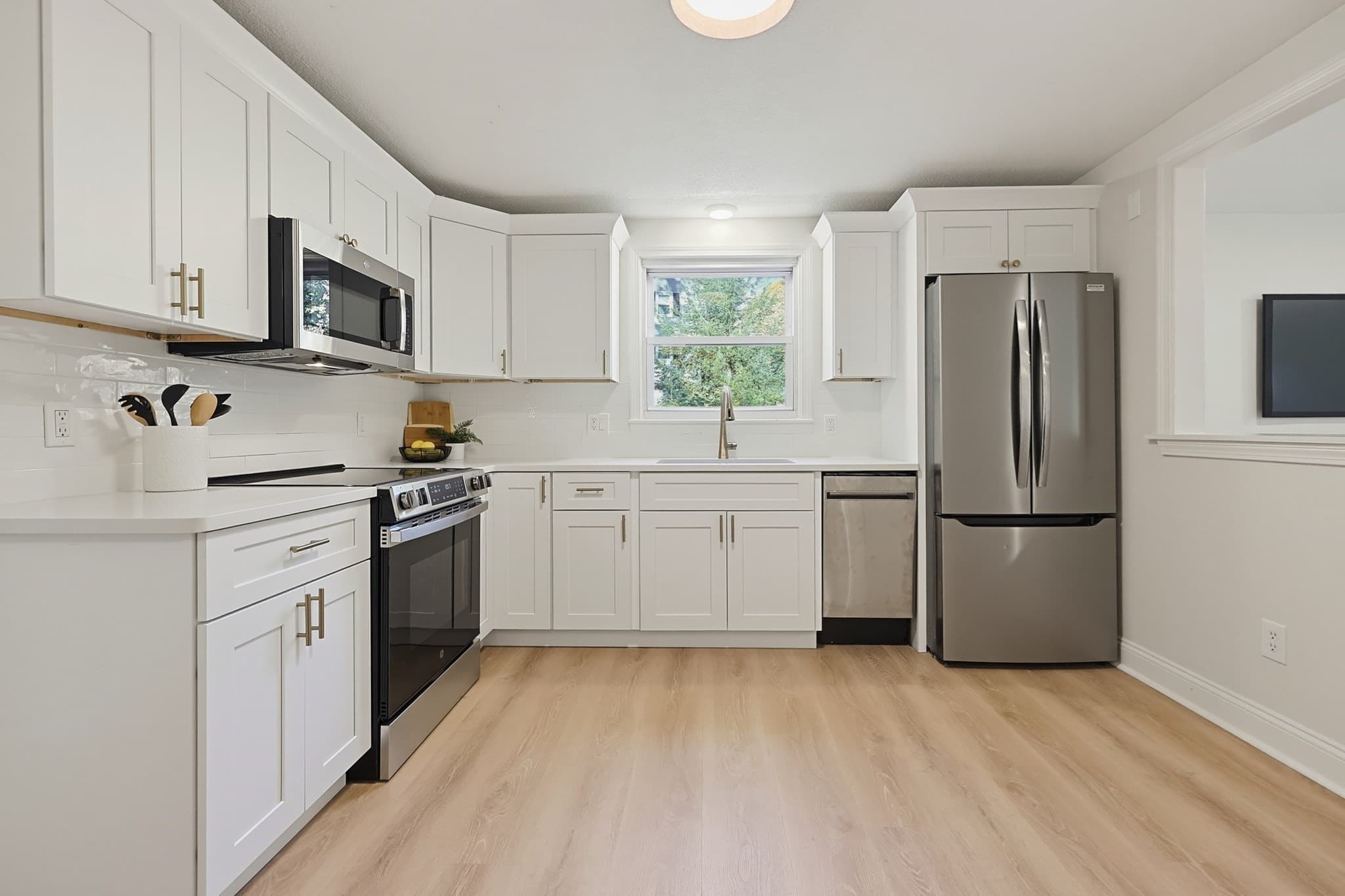 Single Family Residence at 9 Merriam District, Oxford MA 01537, photo 9 of 33
