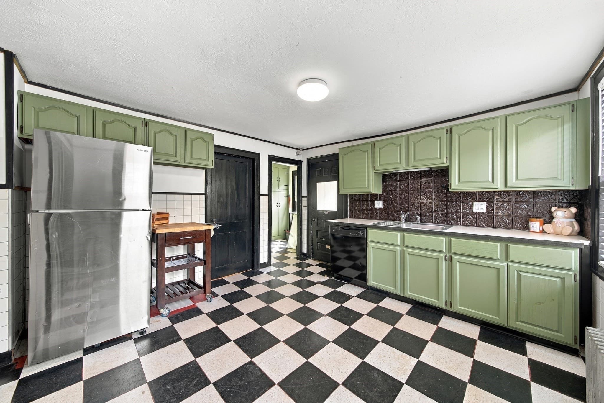 Single Family Residence at 82 Ryan Rd, Northampton MA 01062, photo 6 of 38