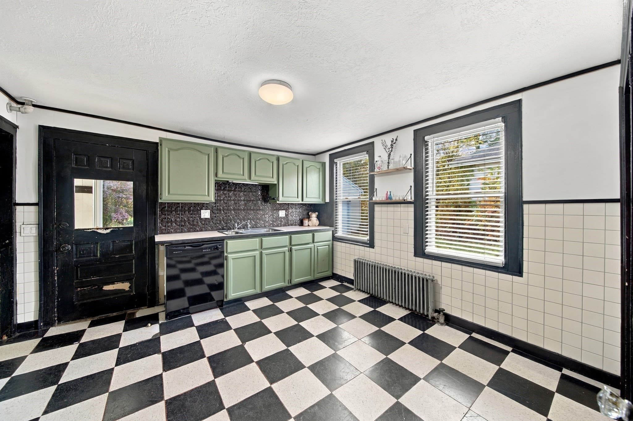 Single Family Residence at 82 Ryan Rd, Northampton MA 01062, photo 7 of 38