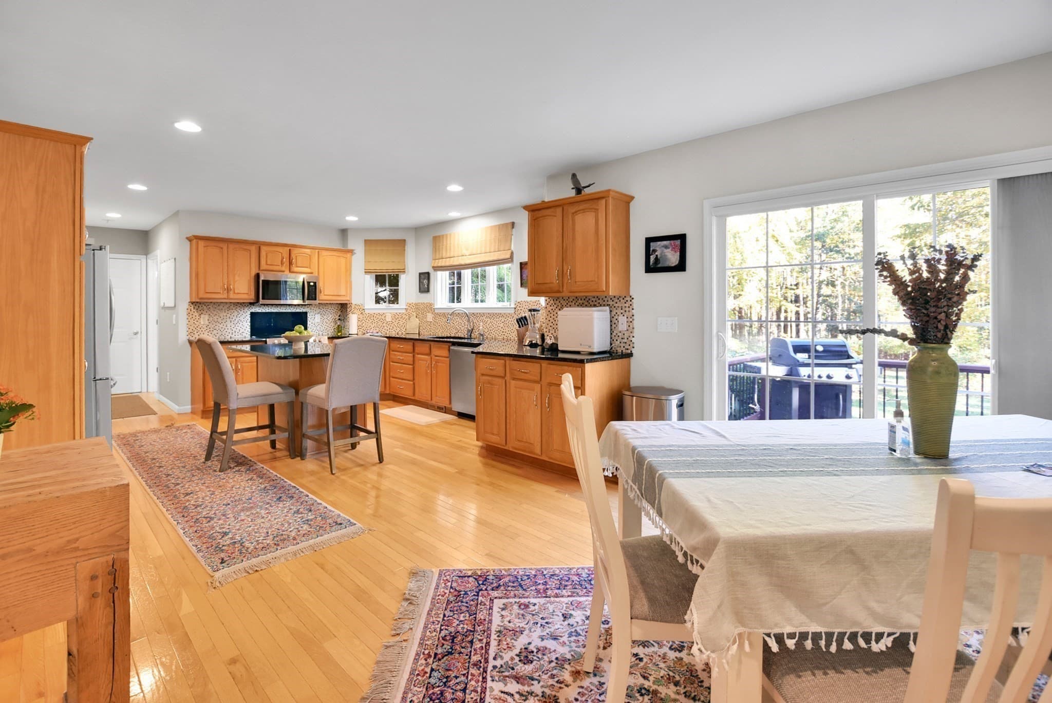 Single Family Residence at 2 Fairway View Dr, Douglas MA 01516, photo 8 of 42