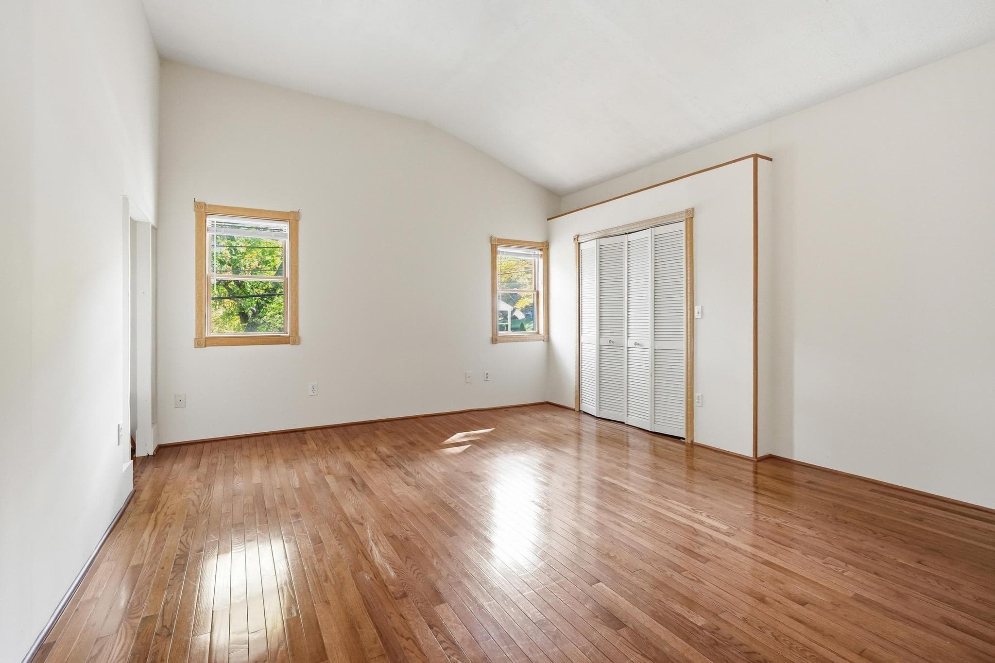 Single Family Residence at 17 Pathwood Ave, Burlington MA 01803, photo 20 of 41
