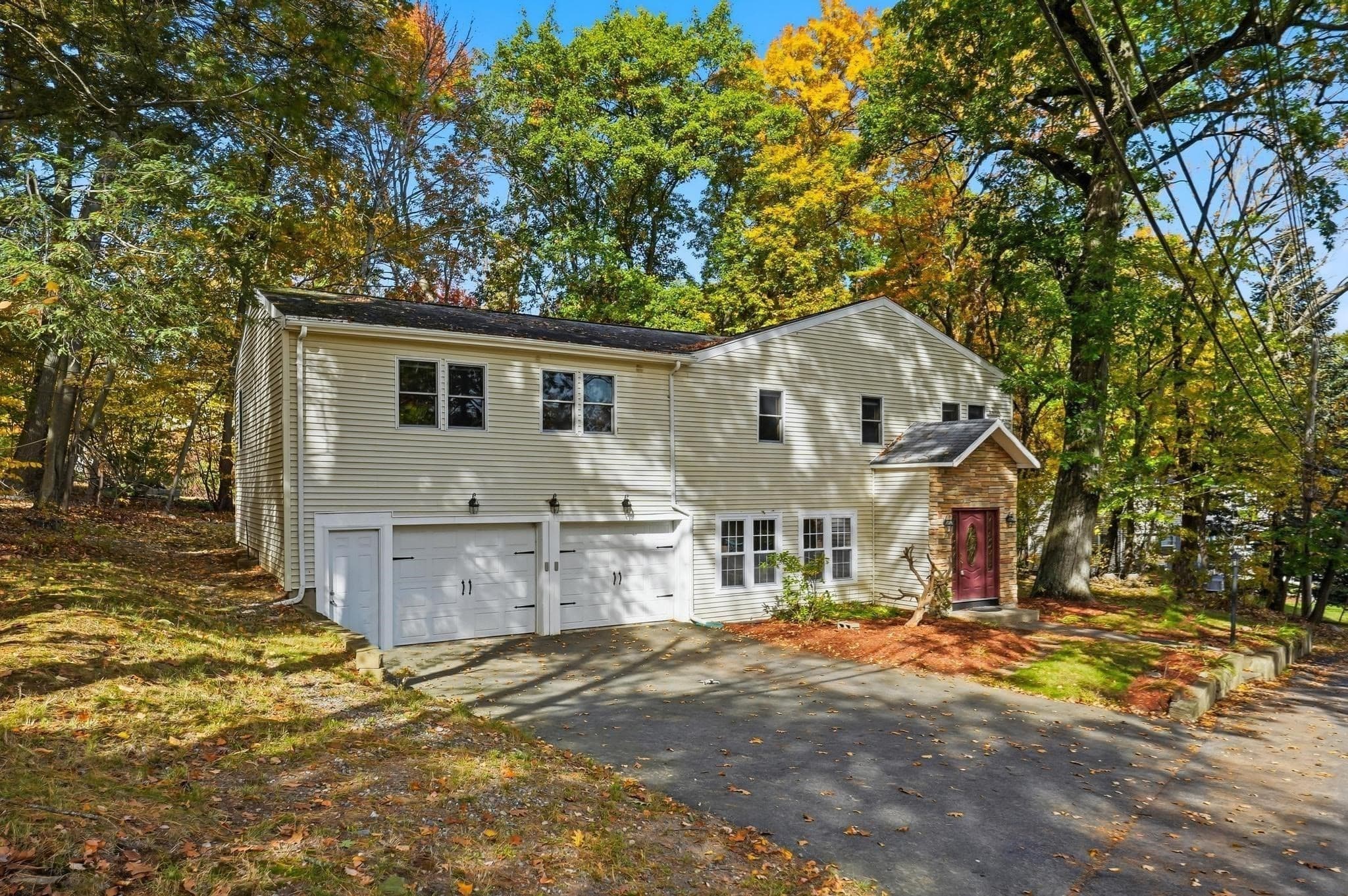Single Family Residence at 17 Pathwood Ave, Burlington MA 01803, photo 38 of 41