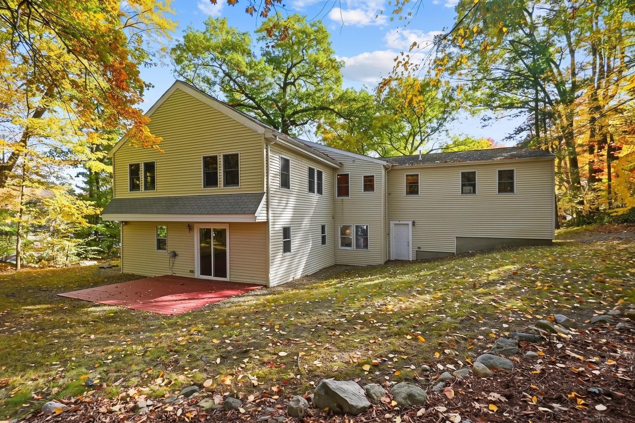Single Family Residence at 17 Pathwood Ave, Burlington MA 01803, photo 40 of 41