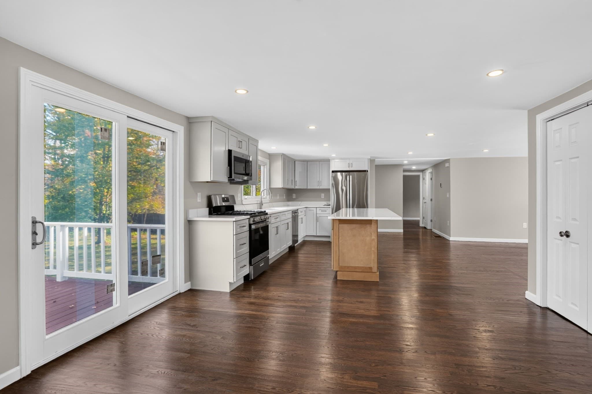 Single Family Residence at 417 Bigelow Street, Marlborough MA 01752, photo 4 of 25