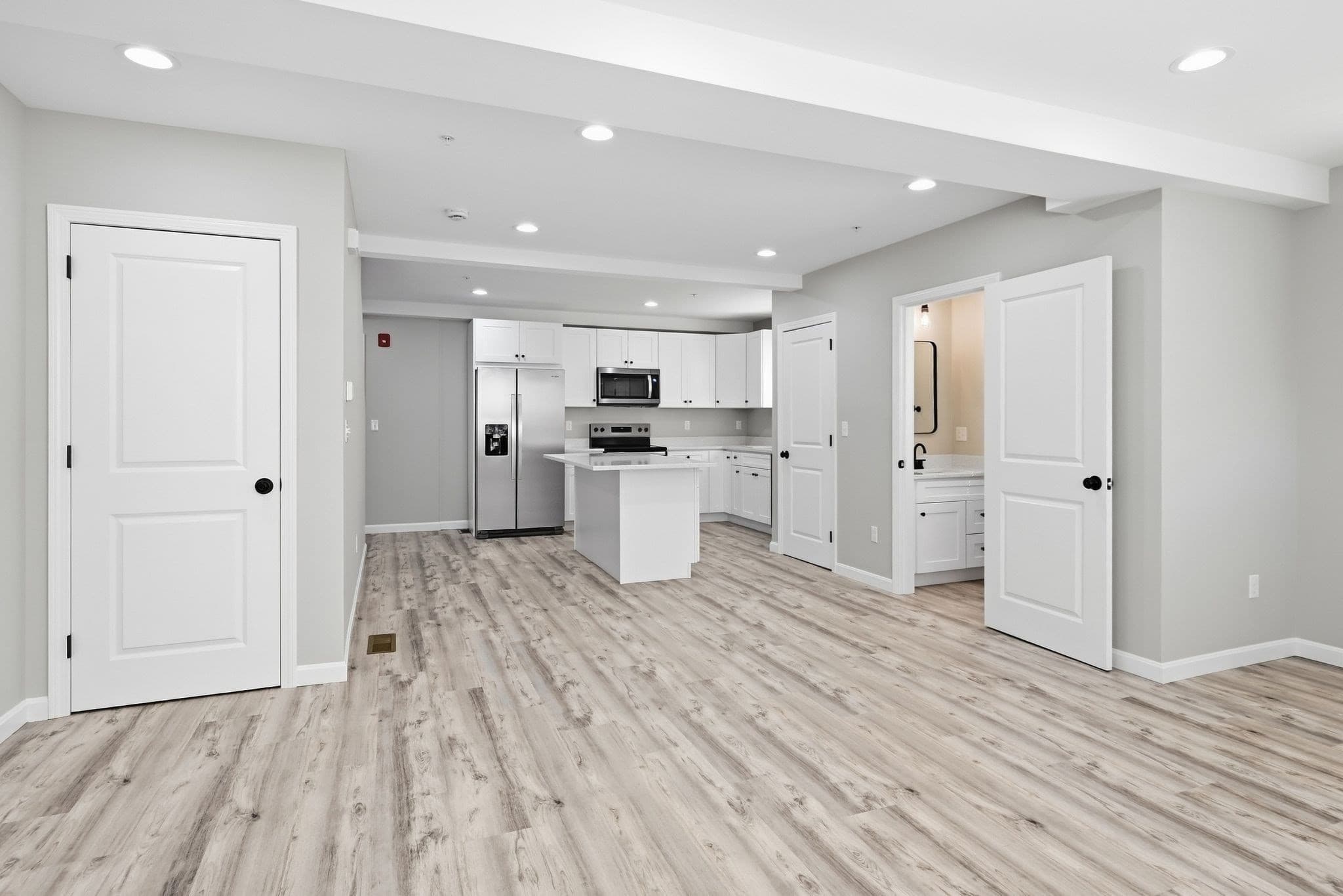 Attached (Townhouse/Rowhouse/Duplex) at 61 Parker St # 8, Springfield MA 01151, photo 5 of 17