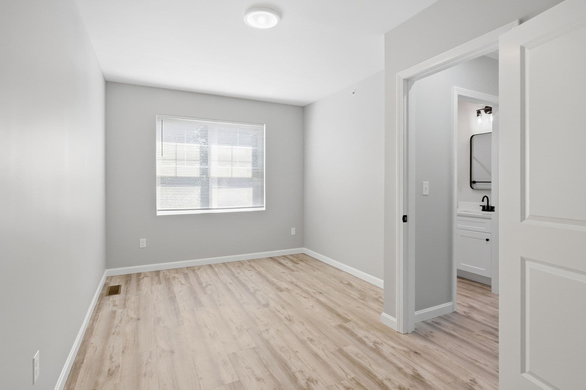 Attached (Townhouse/Rowhouse/Duplex) at 61 Parker St # 8, Springfield MA 01151, photo 11 of 17