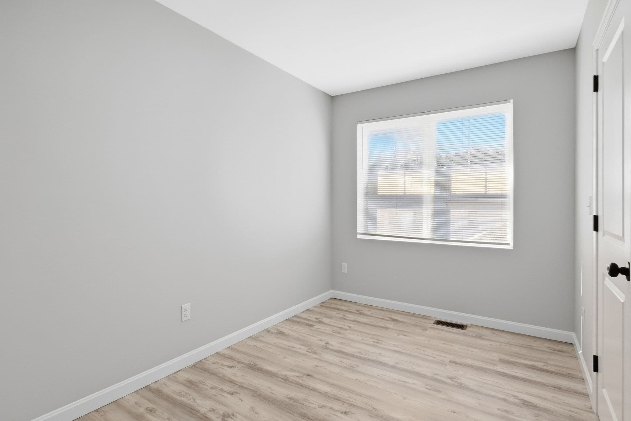 Attached (Townhouse/Rowhouse/Duplex) at 61 Parker St # 8, Springfield MA 01151, photo 8 of 17