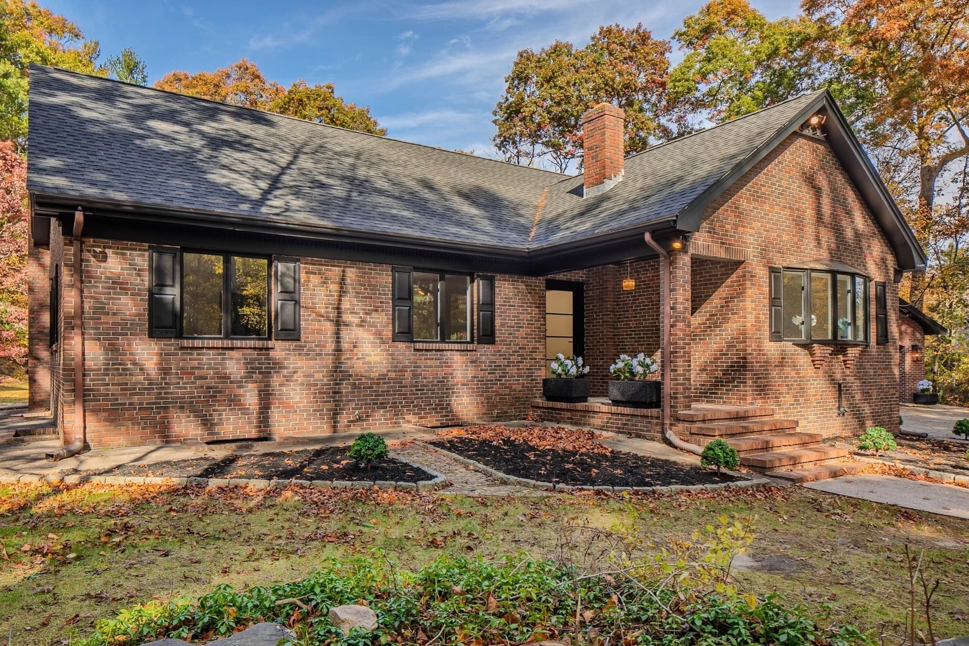 Single Family Residence at 113 Summer Street, Easton MA 02356, photo 5 of 42