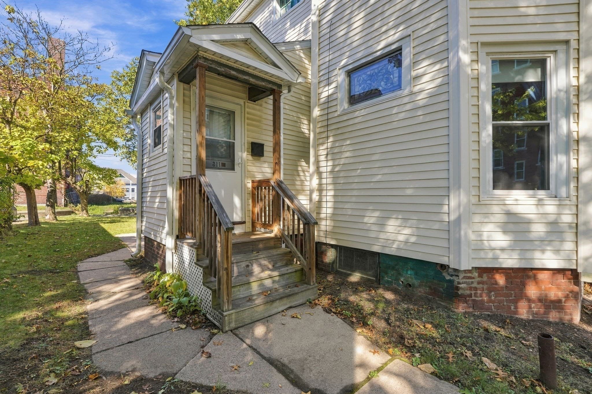 Multi Family at 311 Walnut St, Holyoke MA 01040, photo 9 of 12