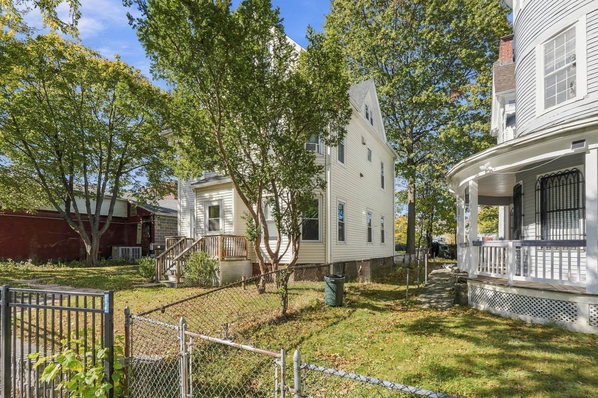 Multi Family at 311 Walnut St, Holyoke MA 01040, photo 11 of 12
