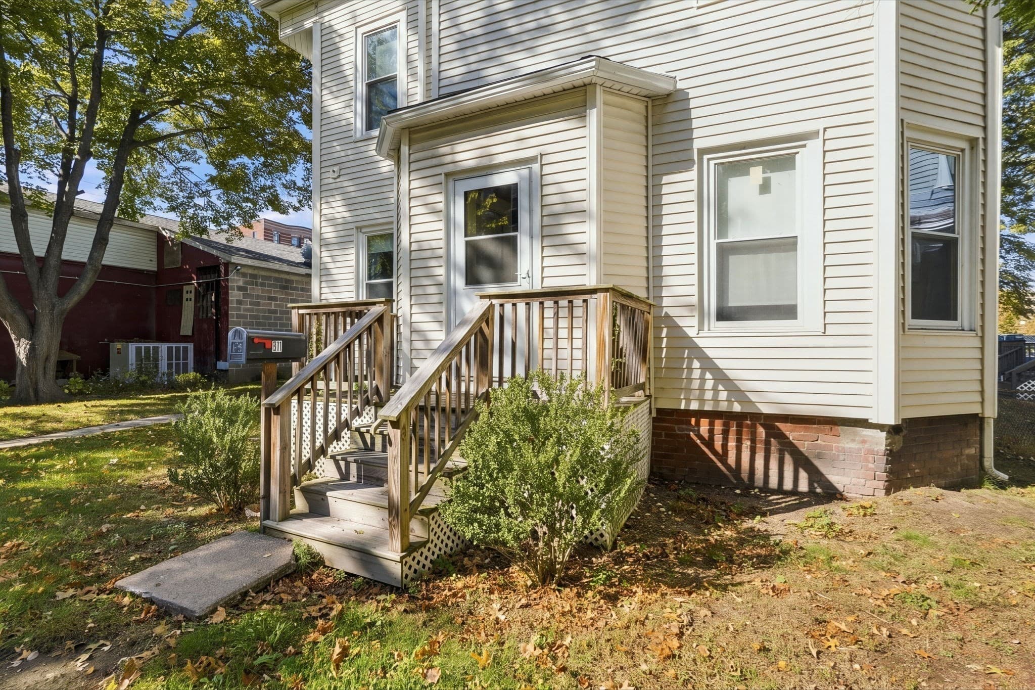 Multi Family at 311 Walnut St, Holyoke MA 01040, photo 8 of 12