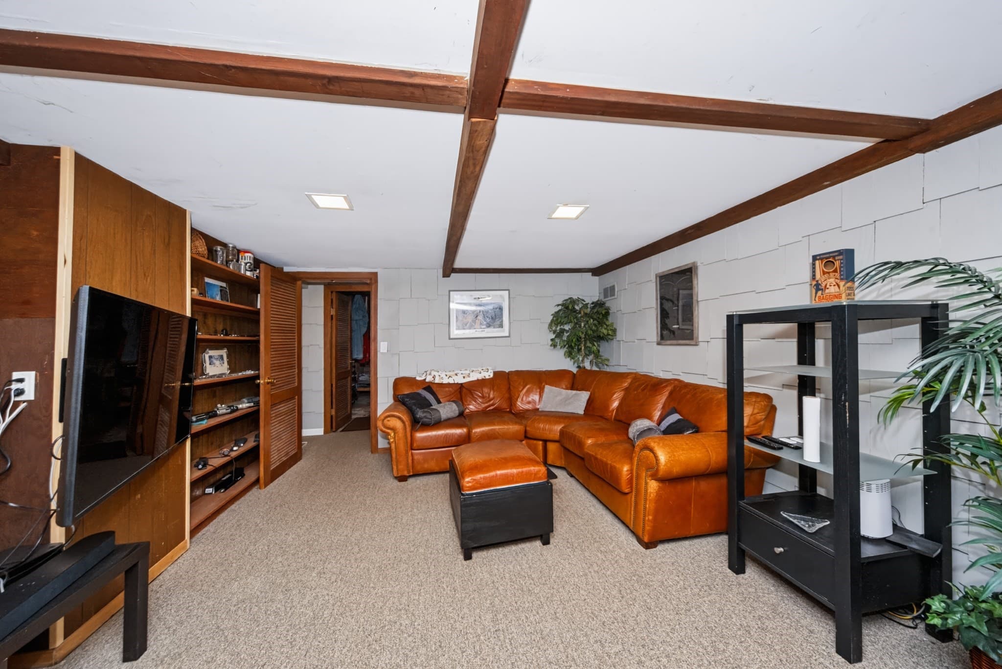 Single Family Residence at 8 Clearview Dr, Marlborough MA 01752, photo 17 of 27
