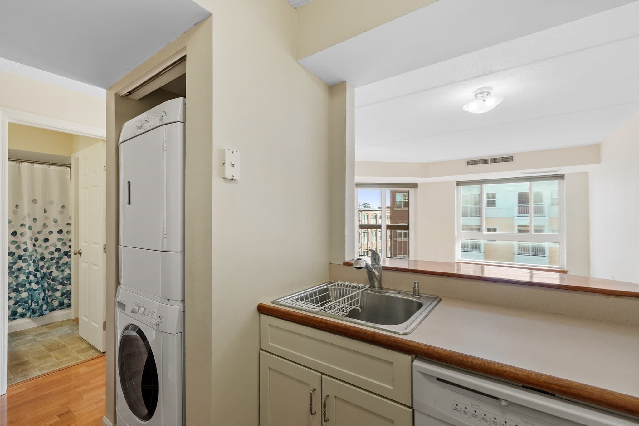 Condominium at 60 Rantoul Street # 403, Beverly MA 01915, photo 18 of 38