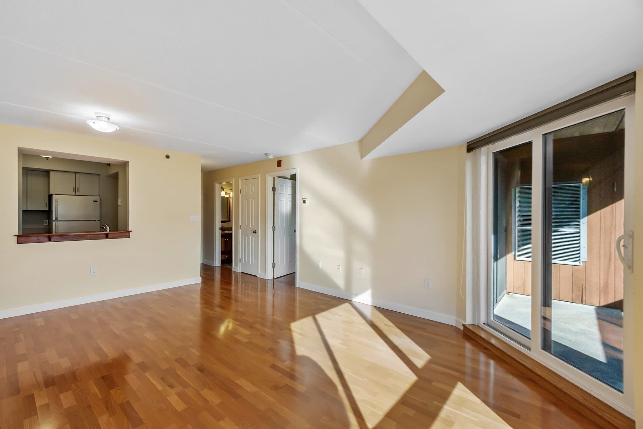 Condominium at 60 Rantoul Street # 403, Beverly MA 01915, photo 4 of 38