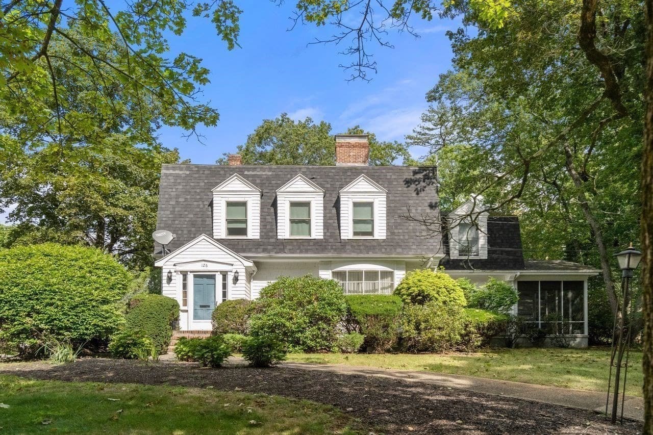 126 Moffat Rd, Newton MA 02468