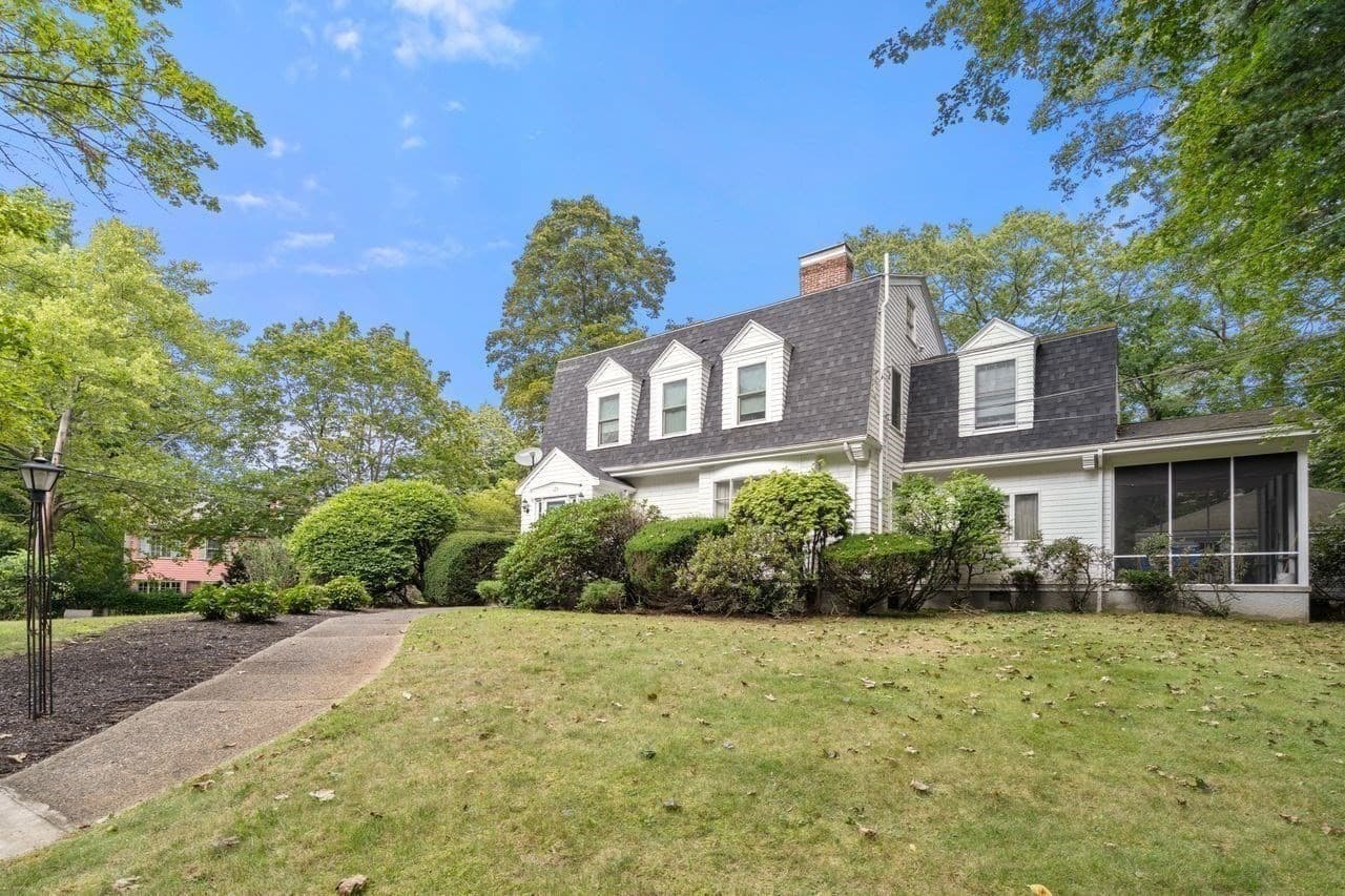 Single Family Residence at 126 Moffat Rd, Newton MA 02468, photo 21 of 23