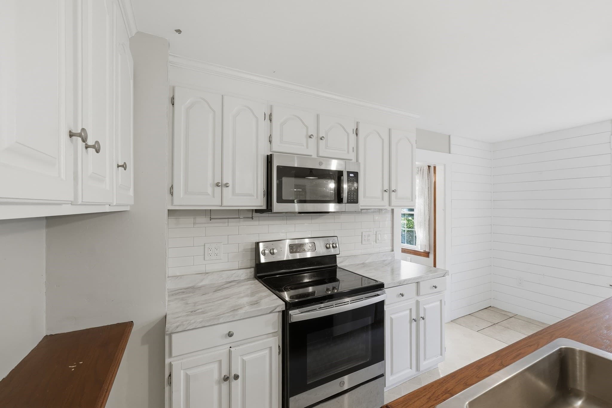 Single Family Residence at 248 Otter River Rd, Templeton MA 01468, photo 11 of 25