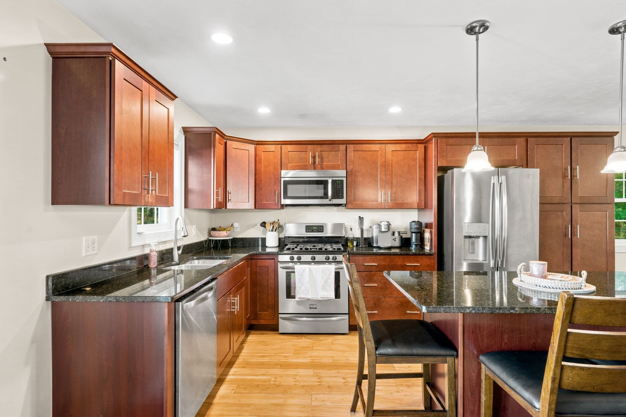 Condominium at 10 Great Cedar Dr # 10, Hanson MA 02341, photo 11 of 30