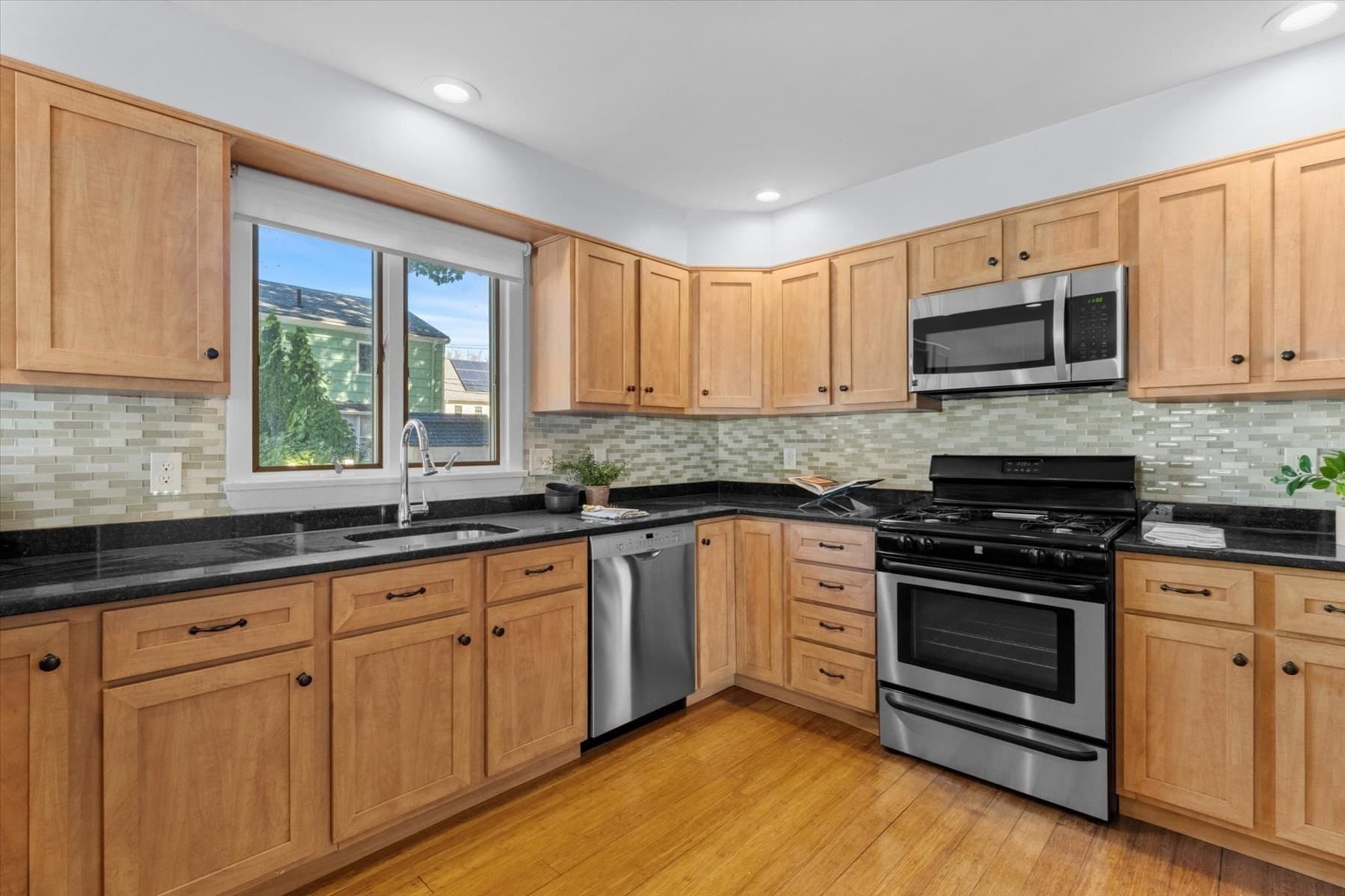 Condominium at 40 Granfield Ave # 40, Boston MA 02131, photo 7 of 30