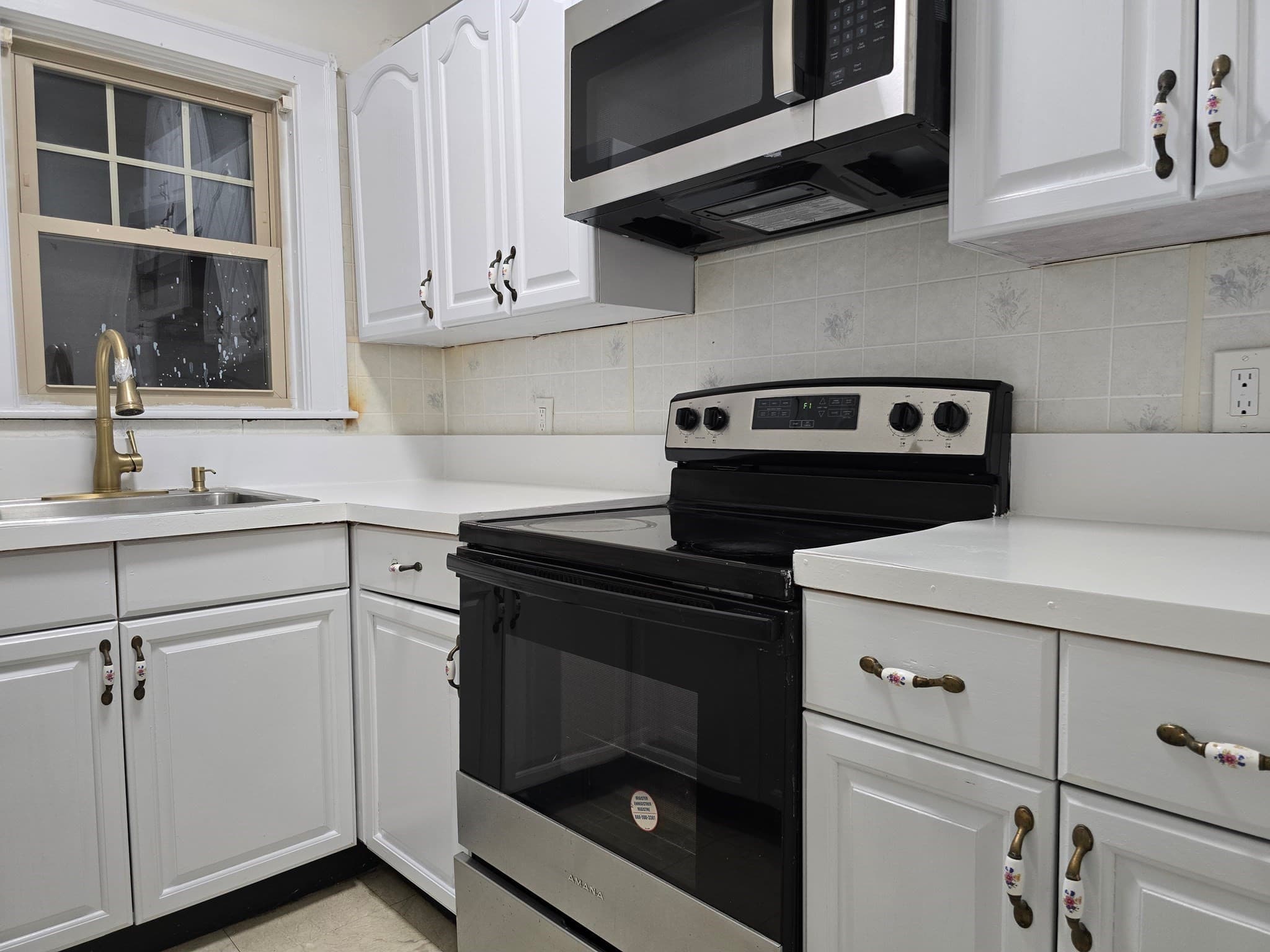 2 Family - 2 Units Up/Down at 14 Harding Ave, Everett MA 02149, photo 7 of 38