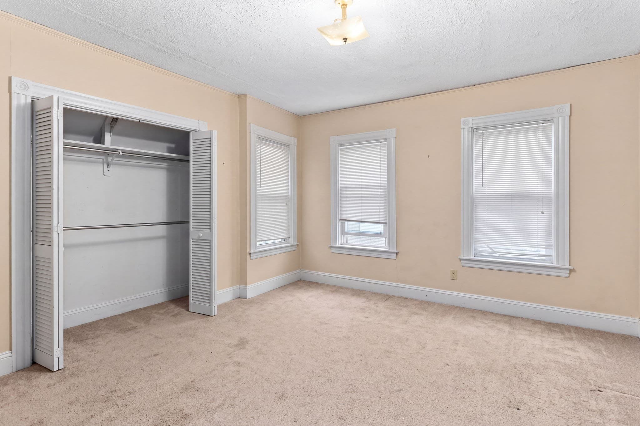 Multi Family at 17 Alpine Pl, Franklin MA 02038, photo 13 of 31