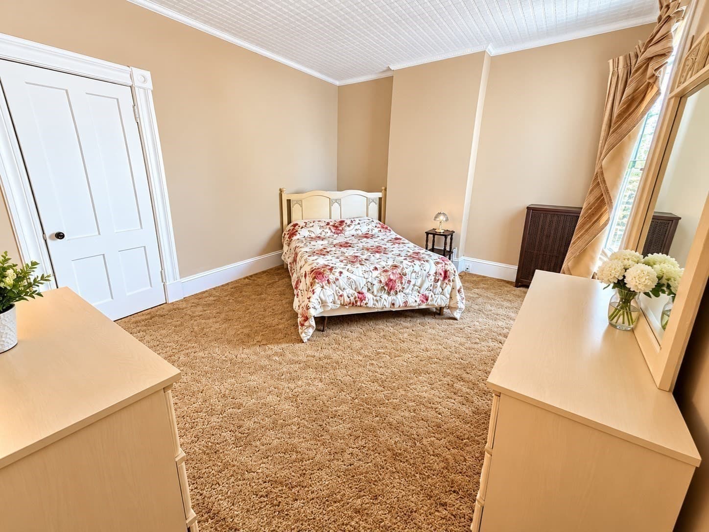 Single Family Residence at 225 Suffolk St, Holyoke MA 01040, photo 22 of 37