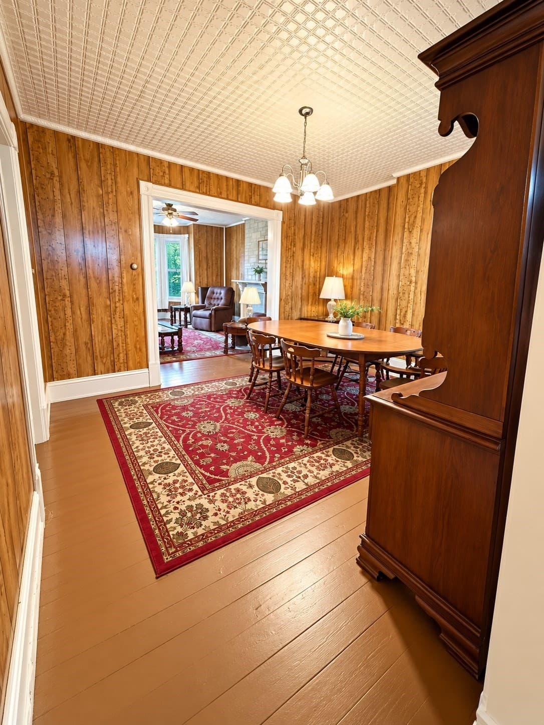 Single Family Residence at 225 Suffolk St, Holyoke MA 01040, photo 14 of 37