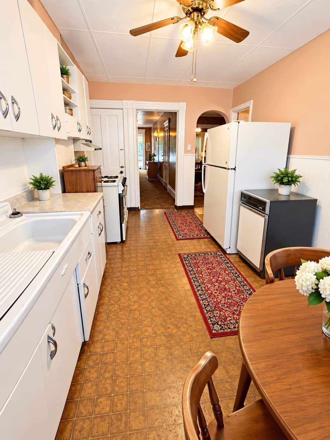Single Family Residence at 225 Suffolk St, Holyoke MA 01040, photo 4 of 37