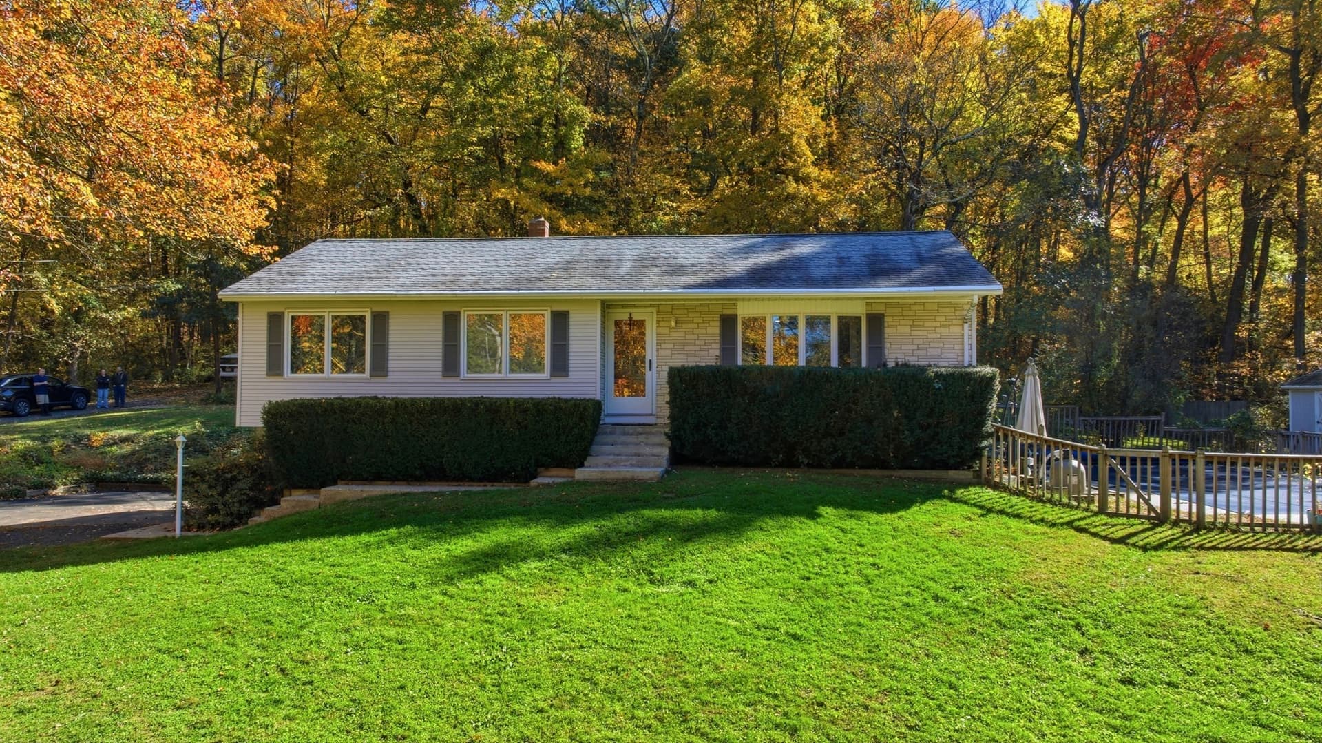 20 Sullivan Ln, South Hadley MA 01075