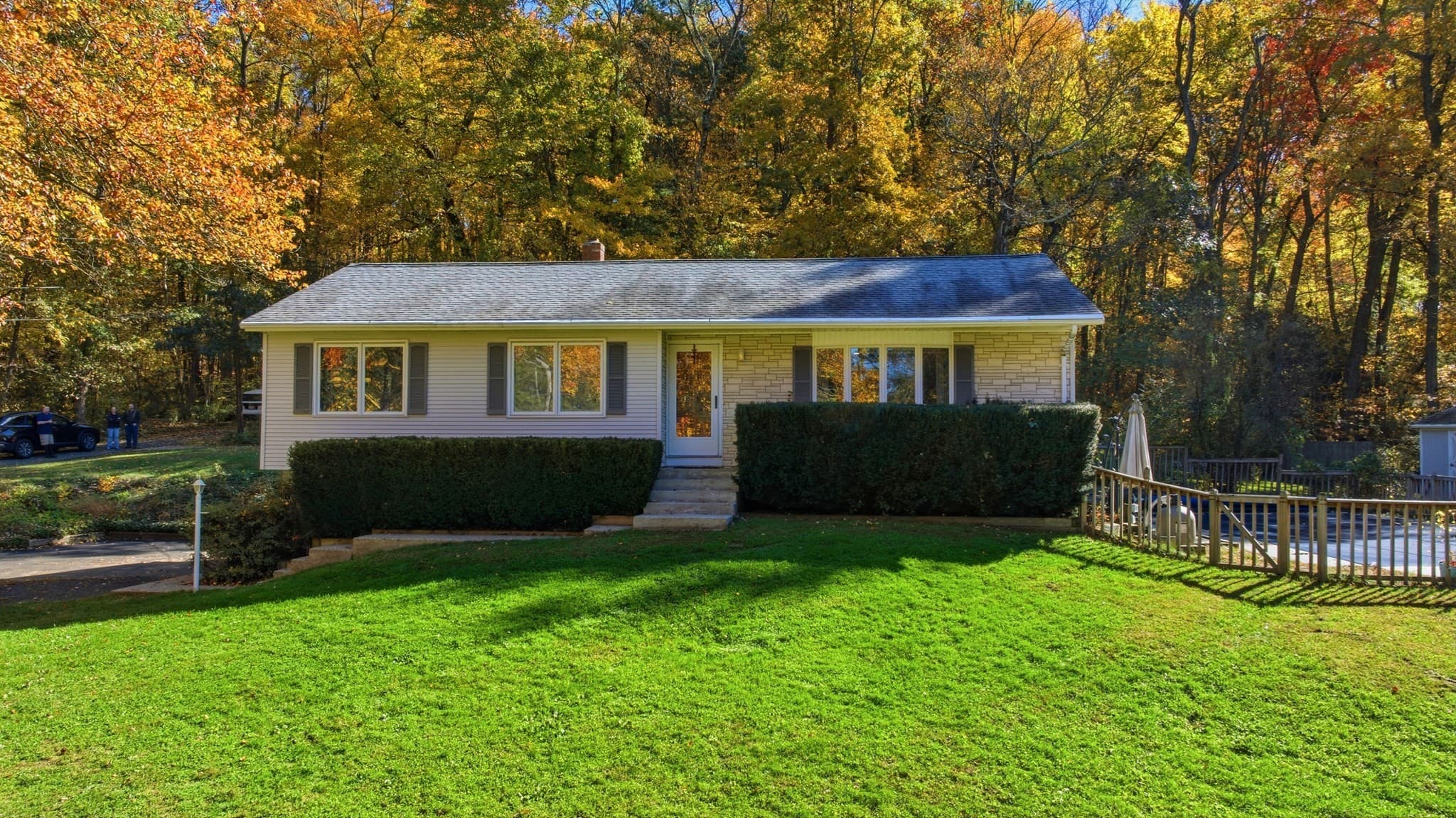 20 Sullivan Ln, South Hadley MA 01075