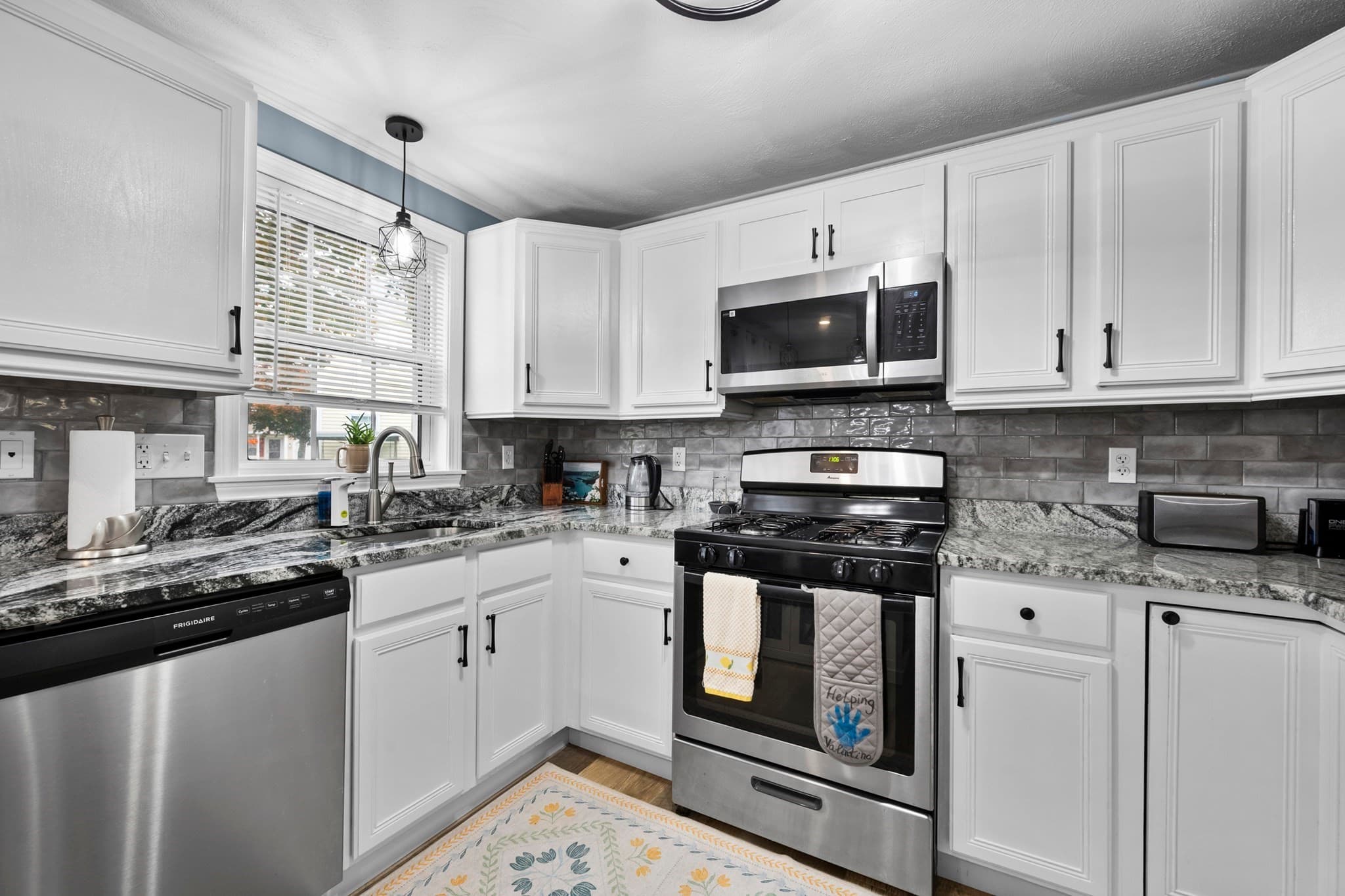 Condominium at 30 Juniper Ln # 30, Tewksbury MA 01876, photo 8 of 20