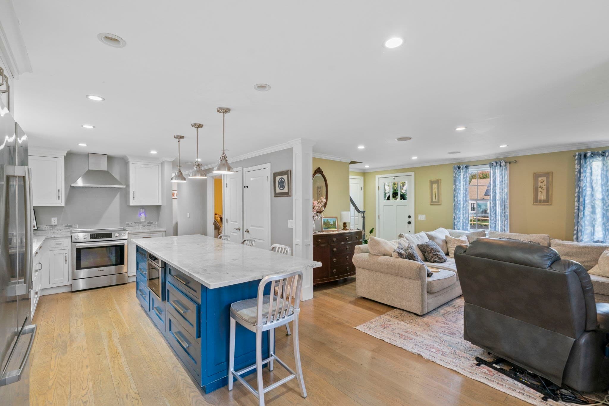 Single Family Residence at 191 Webster St, Marshfield MA 02050, photo 8 of 39