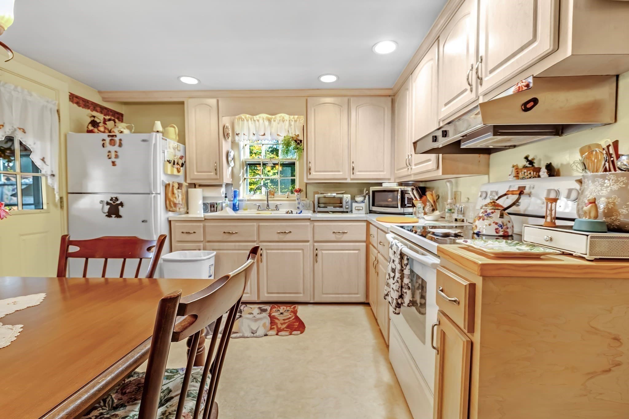 Single Family Residence at 32 Harriet Rd, Abington MA 02351, photo 3 of 21