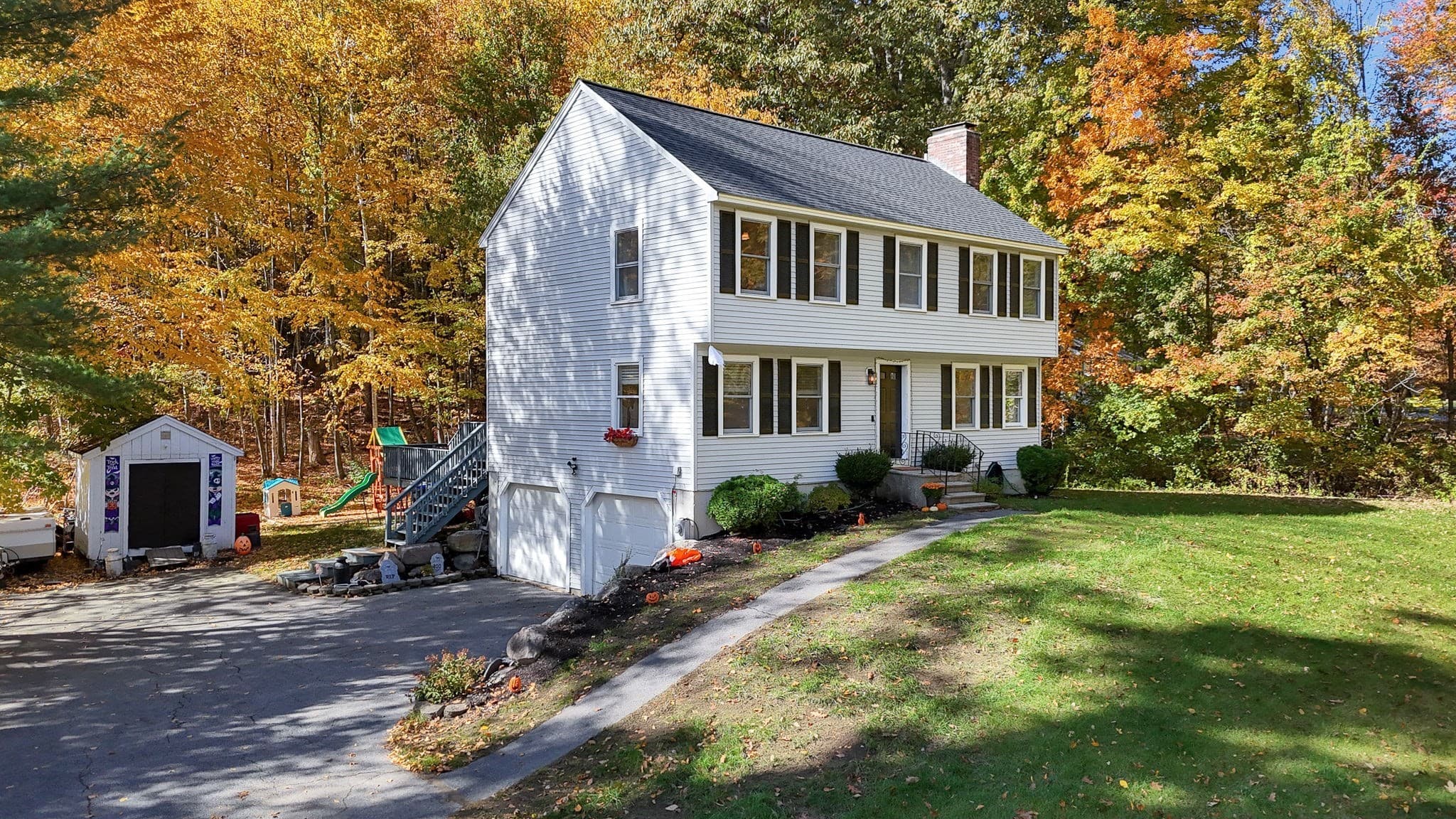 22 Brandy Ln, Pelham NH 03076