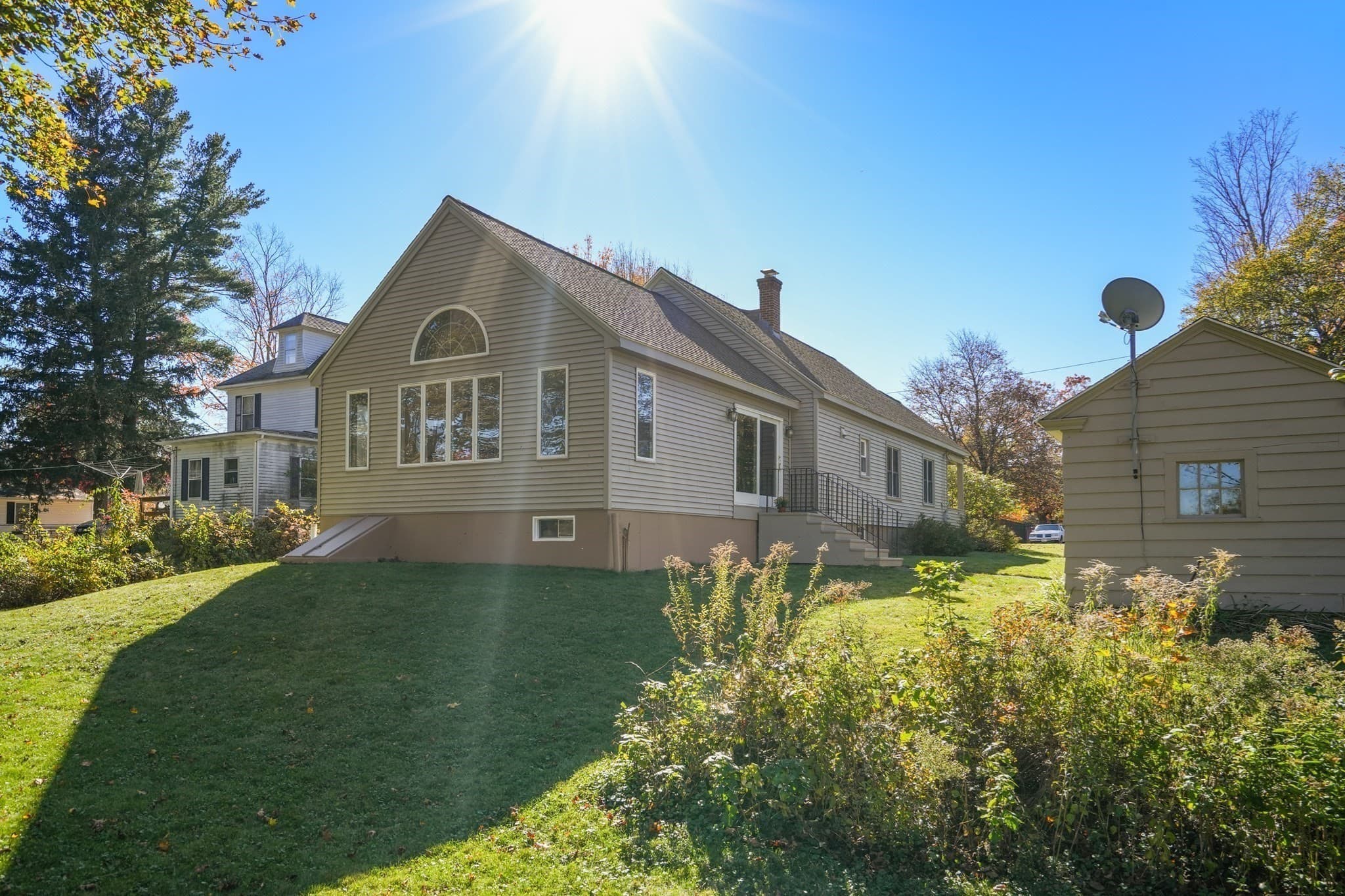 Single Family Residence at 7 Edson Ave, Rutland MA 01543, photo 2 of 41
