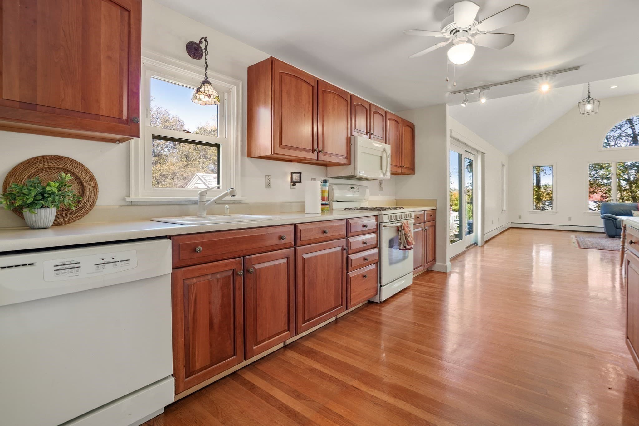 Single Family Residence at 7 Edson Ave, Rutland MA 01543, photo 7 of 41