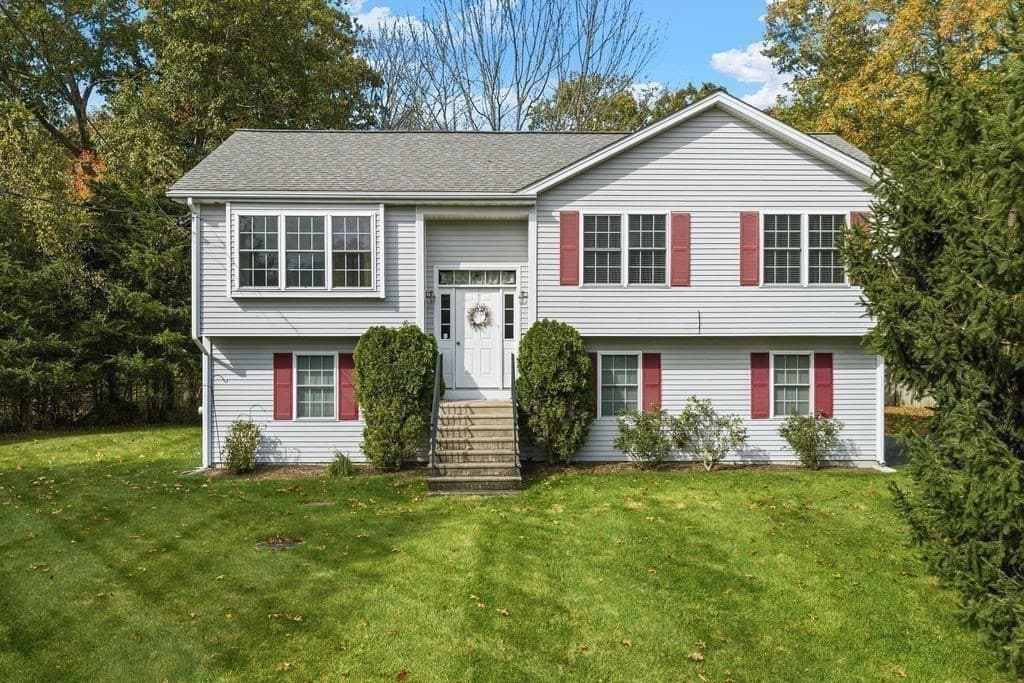 190 Winthrop St, Rehoboth MA 02769