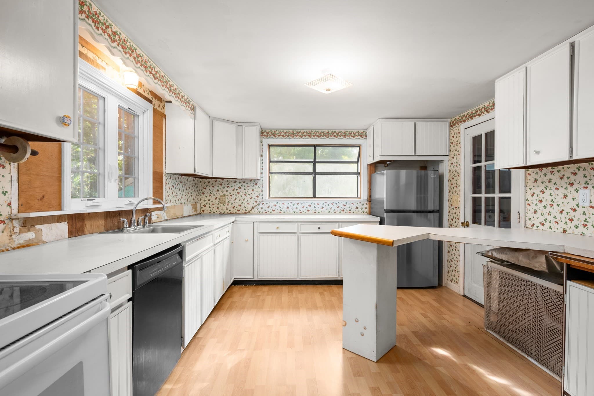 Single Family Residence at 15 Franbill Road, Barnstable MA 02601, photo 7 of 18